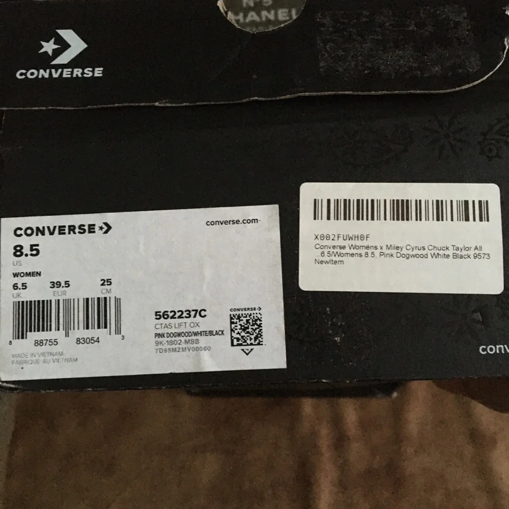 CONVERSE X MILEY CYRUS NIB AUTHENTIC CANVAS STYLE SNEAKERS